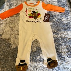 My very 1st Thanksgiving fleece feeties - 6 mo